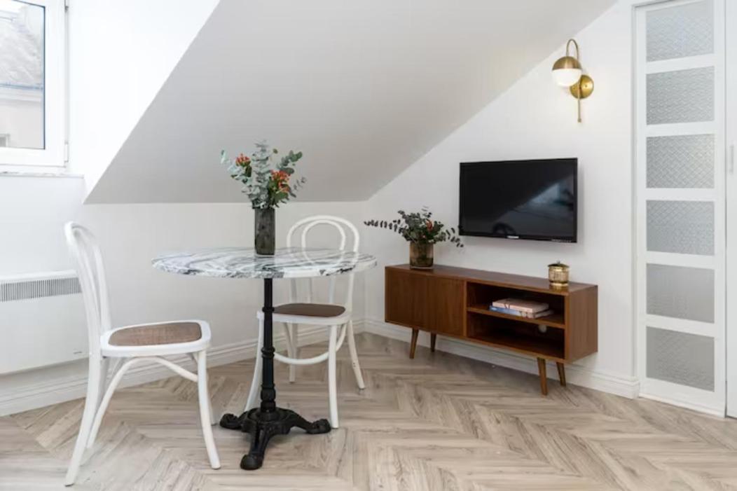 Florianska Old Town Apartments Краков Экстерьер фото